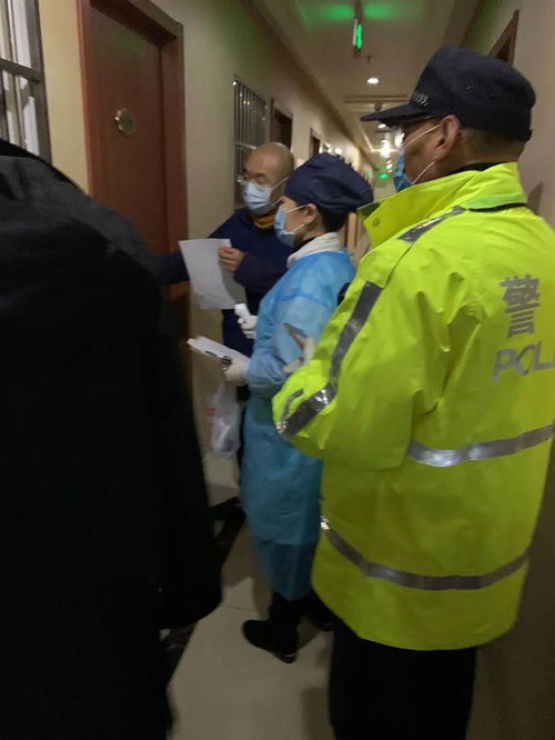 战疫中的他和她 消毒服务篇