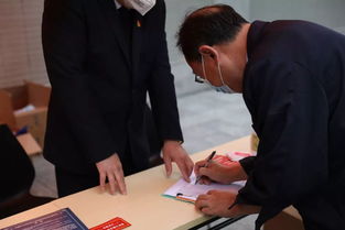 广州设立首批网约车、巡游车集中消毒服务点，为市民出行筑牢安全防线